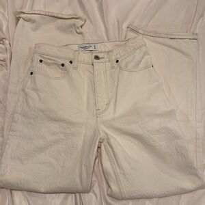 Abercrombie 90s Relaxed Jean Size 4S